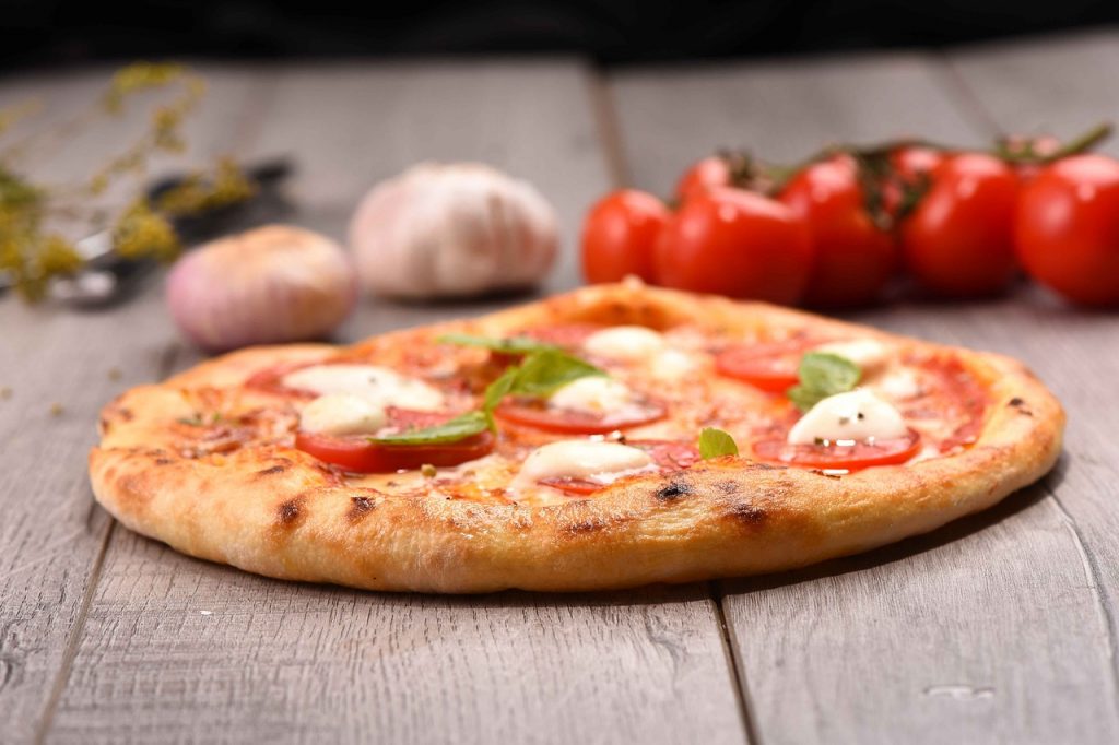 pizza, gourmet, margherita pizza-2446700.jpg